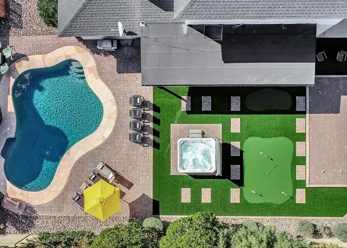 49th St Holiday home *
