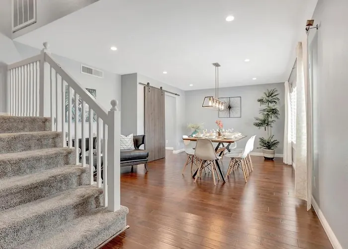 49th St Holiday home